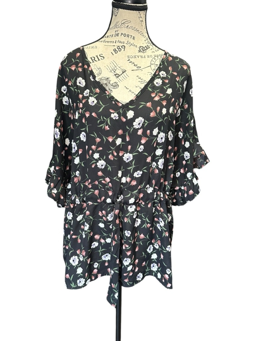 She + Sky Black Floral V-Neck Peplum Blouse - Picture 2 of 7